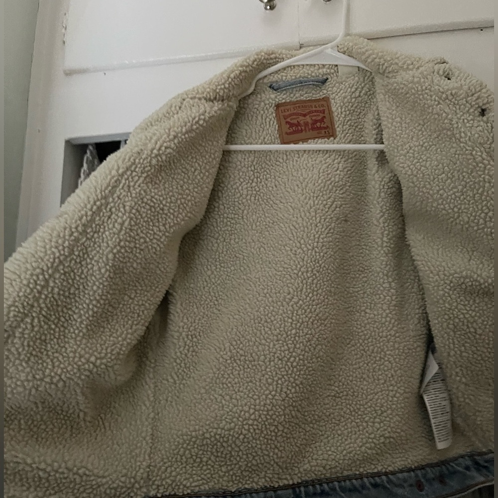 Levi’s Jean Jacket - Picture 3 of 6